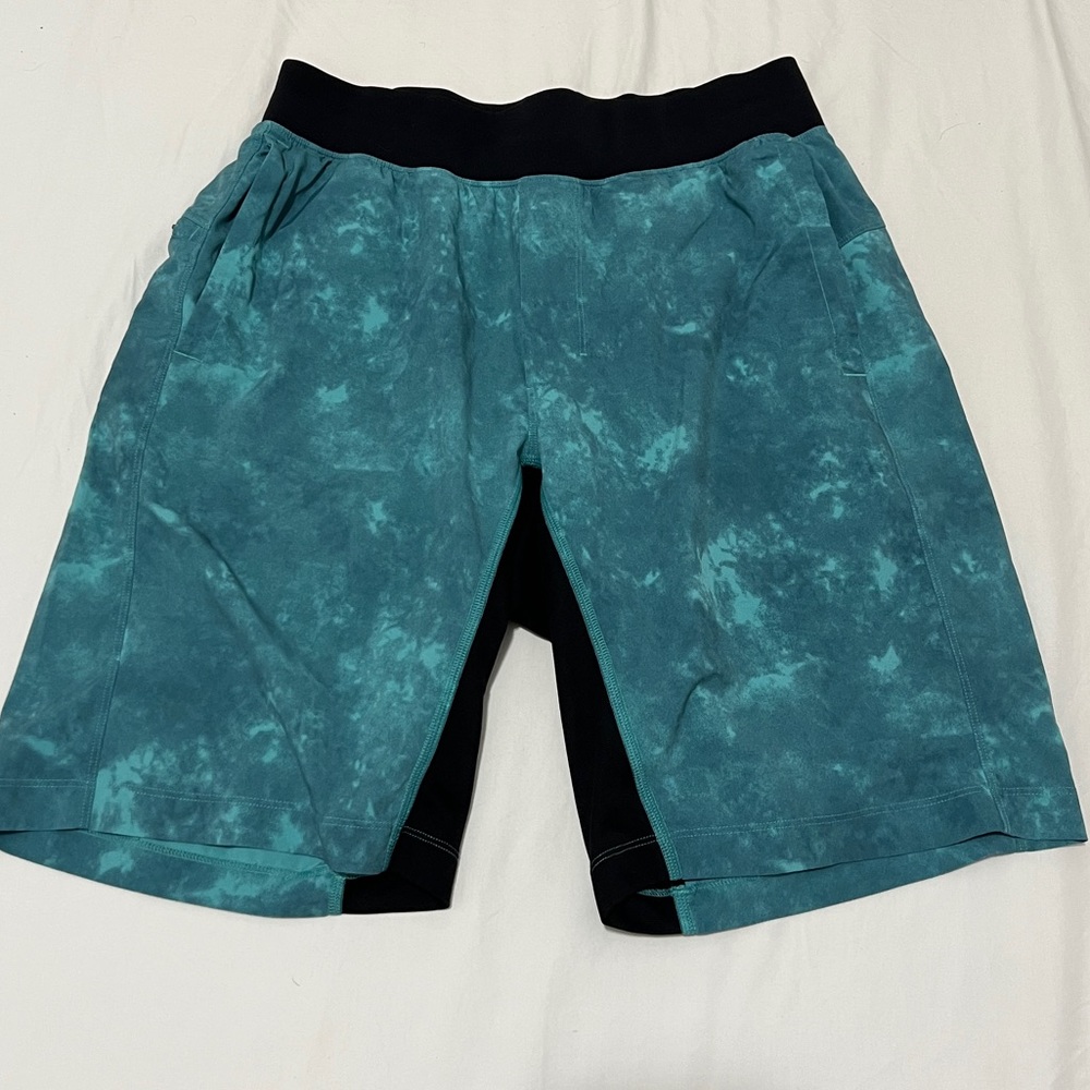 Mens lululemon shorts size M *linerless*